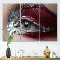 PromenArting 'Close Gore ženskog oka sa crvenom šminkanjem na' Modern Platno zidno umjetnički otisak